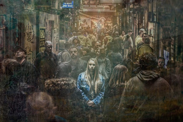 Die Vereinzelung des Individuums: Vom Zerfall der Gemeinschaft zur Beherrschung der Masse