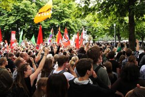 Die wehrhafte Demokratie – im Gleichschritt der Guten