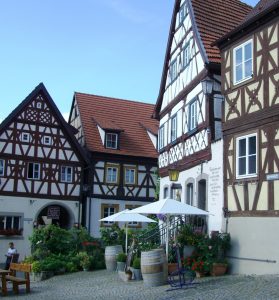 Vier Fundamente. Eine Antwort.